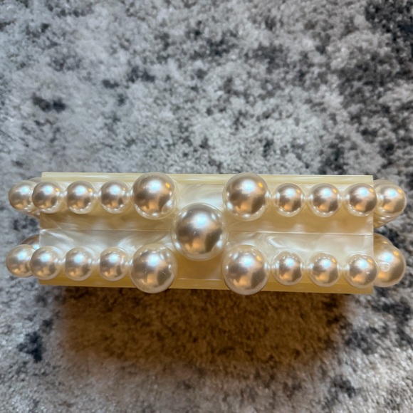 Cult Gaia eos Pearl Clutch - Picture 3 of 9